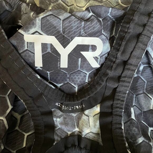 TYR Avictor 2.0 Open Back Technical Swimsuit Womens Size 26 Black Kneeskin - Picture 8 of 15